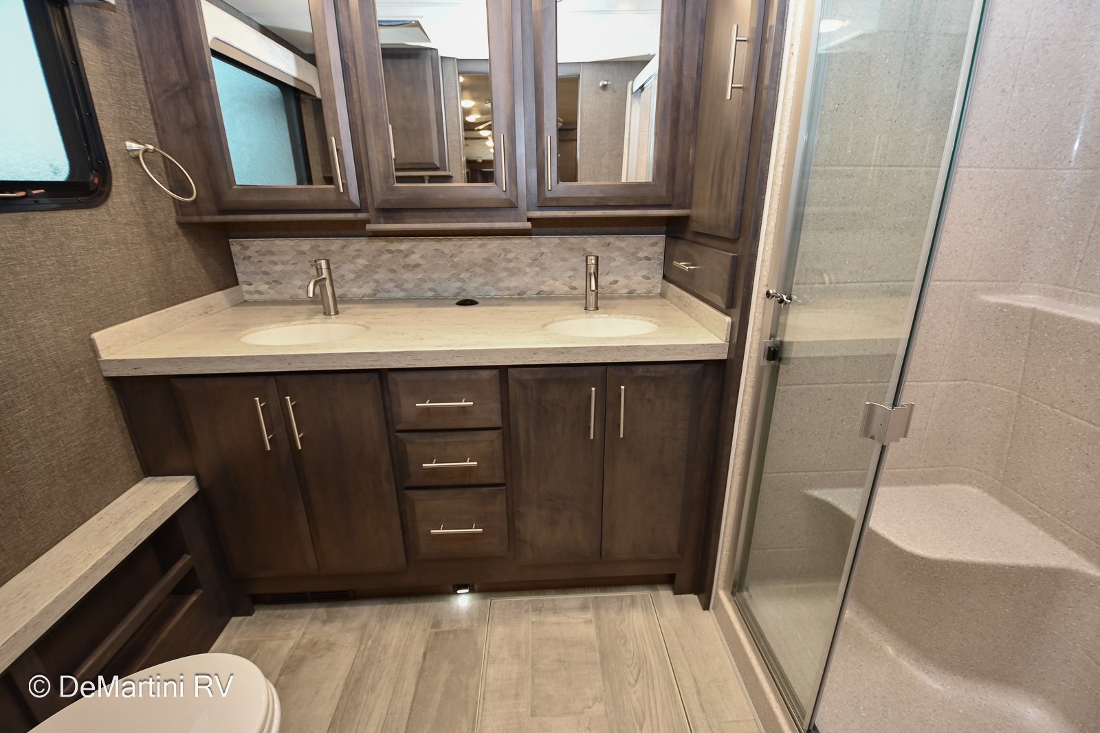 Gallery image 185000