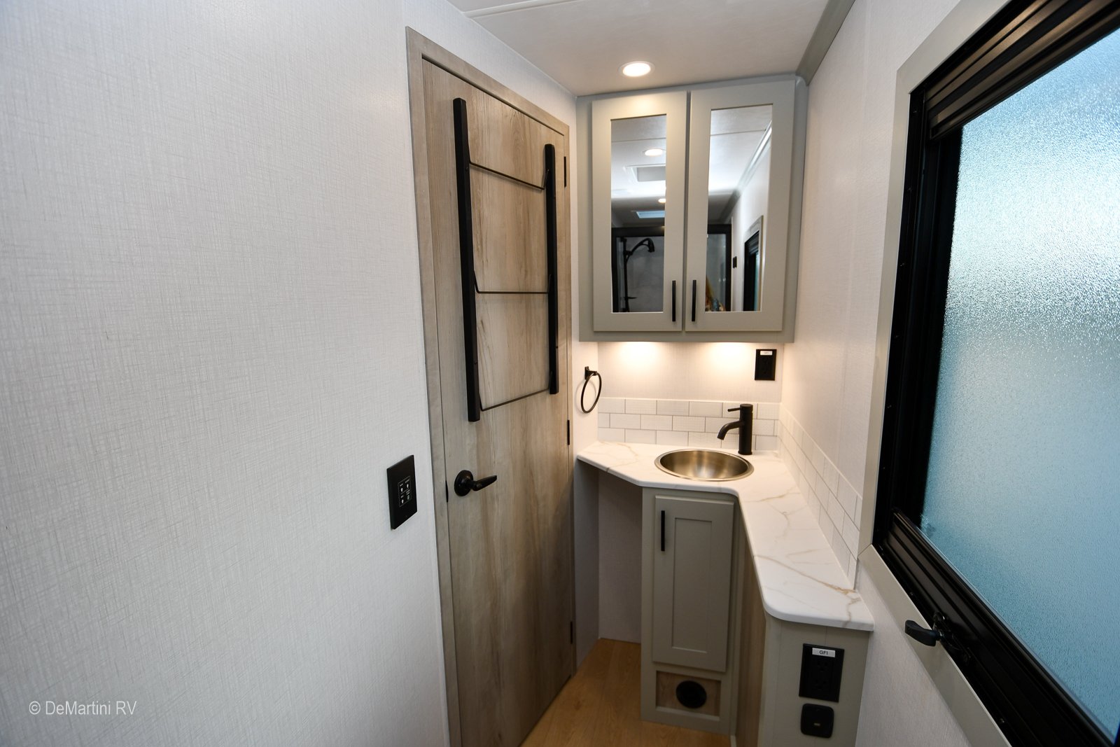 Gallery image 184697